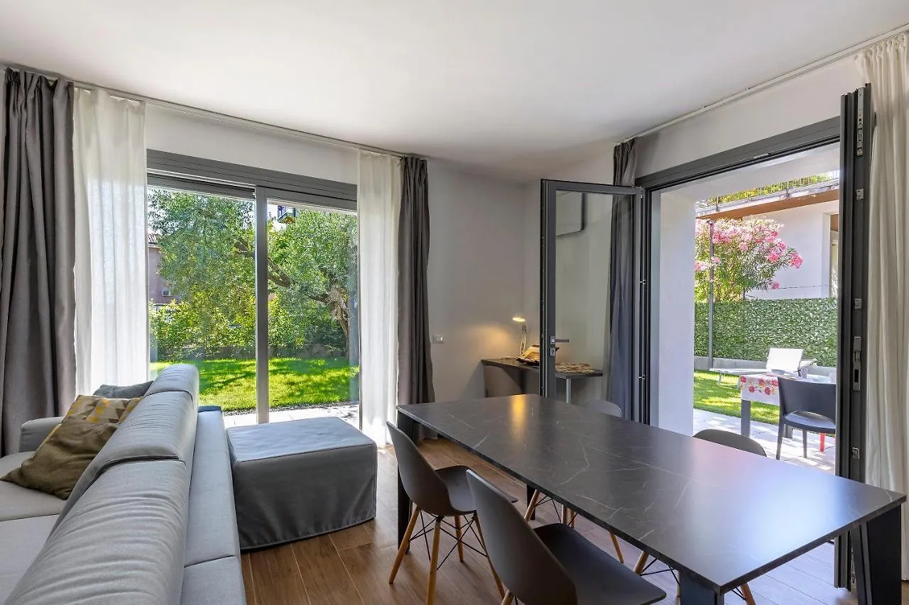 Villa Donne Del Lago Veronica Elsa Salo Apartment